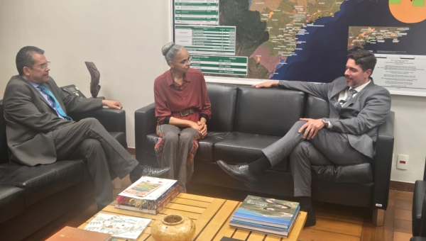 Marcello Moura se reúne com Marina Silva para discutir Ecoturismo